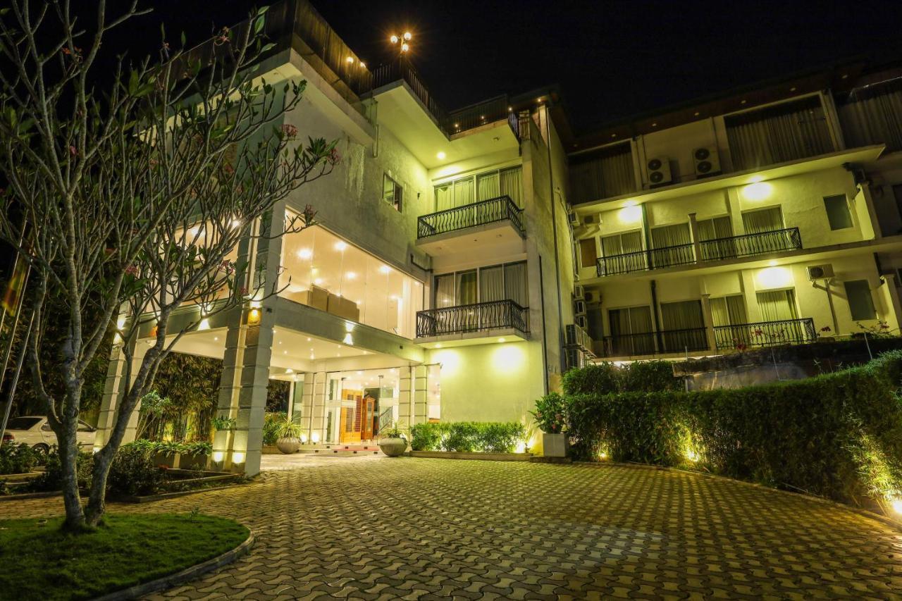 Hotel Ganthera Kandy Exterior photo