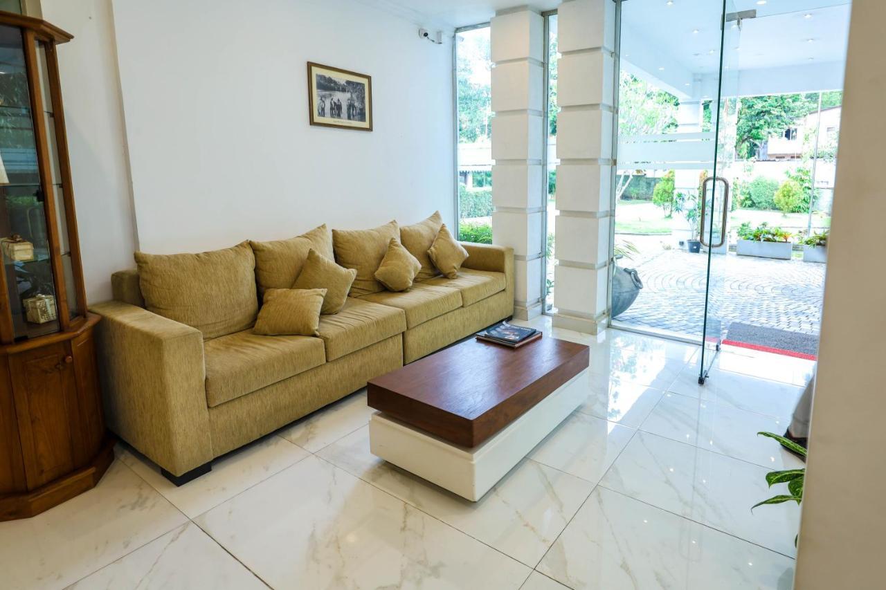 Hotel Ganthera Kandy Exterior photo